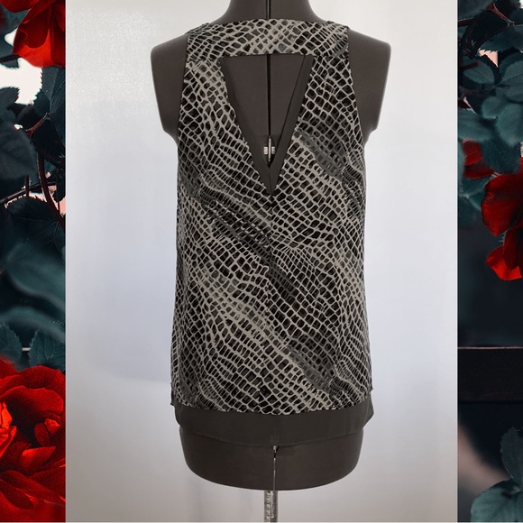 Banana Republic Layered Grey Snakeskin Print Sleeveless V-Neck, Back Top… - Picture 3 of 4